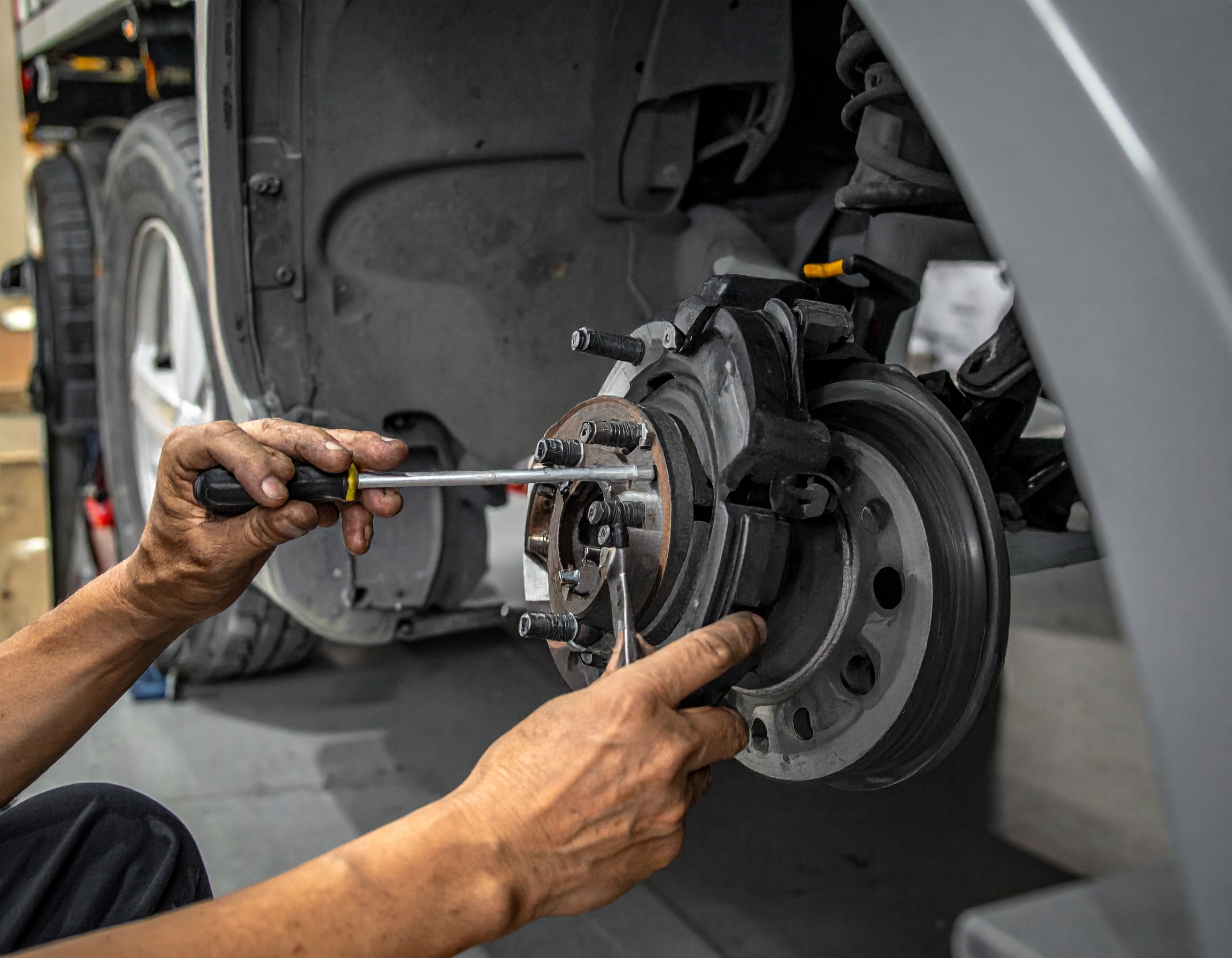 map[class:h-full w-full object-cover transition duration-300 ease-in-out group-hover:scale-105 src:images/product-catalog/trailer_repair.jpg]